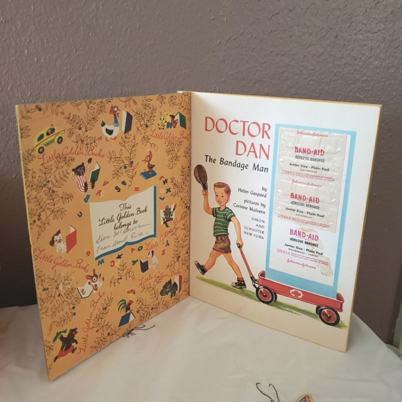 Doctor Day Golden Book - Picture 4 of 6